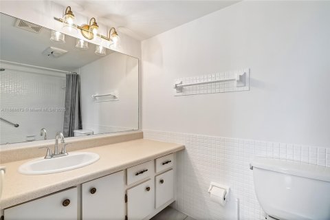 Condominio en venta en Lauderhill, Florida, 1 dormitorio, 86.21 m2 № 1941045 - foto 22