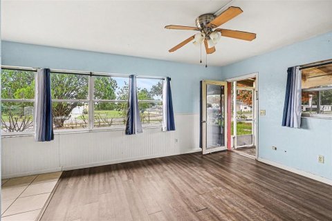 House in Fort Meade, Florida 3 bedrooms, 88.26 sq.m. № 2198397 - photo 2