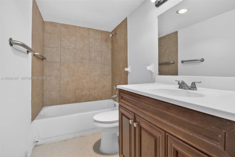 Condo in Lauderhill, Florida, 1 bedroom  № 2186452 - photo 19