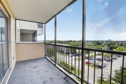 Condo in Lauderhill, Florida, 1 bedroom  № 2186452 - photo 2
