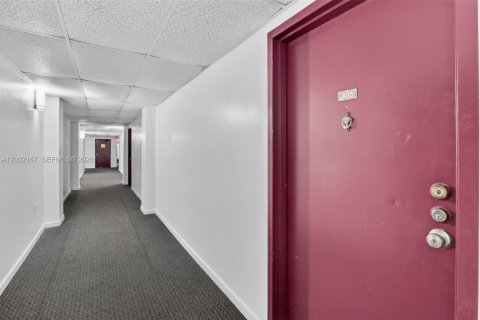 Condo in Lauderhill, Florida, 1 bedroom  № 2186452 - photo 22