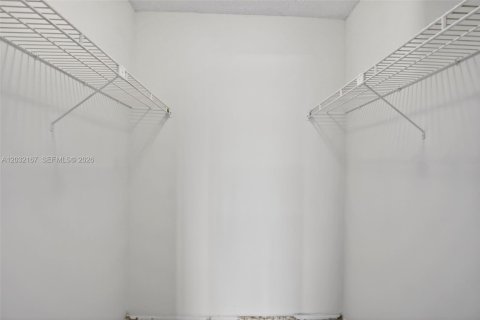 Condo in Lauderhill, Florida, 1 bedroom  № 2186452 - photo 18