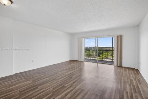 Condo in Lauderhill, Florida, 1 bedroom  № 2186452