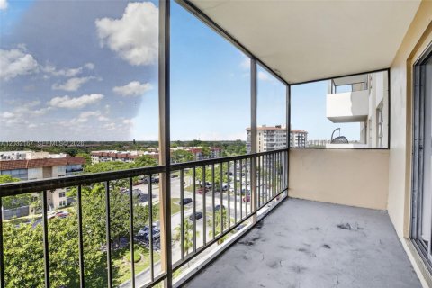 Condo in Lauderhill, Florida, 1 bedroom  № 2186452 - photo 13