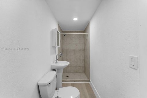 Casa en venta en Homestead, Florida, 5 dormitorios, 137.22 m2 № 2059234 - foto 18