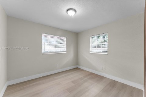 Casa en venta en Homestead, Florida, 5 dormitorios, 137.22 m2 № 2059234 - foto 14