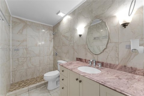 Casa en venta en Homestead, Florida, 5 dormitorios, 137.22 m2 № 2059234 - foto 13