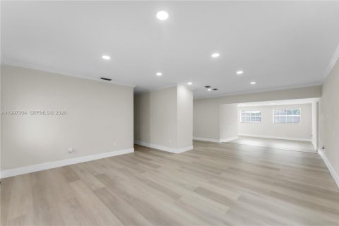 Casa en venta en Homestead, Florida, 5 dormitorios, 137.22 m2 № 2059234 - foto 6