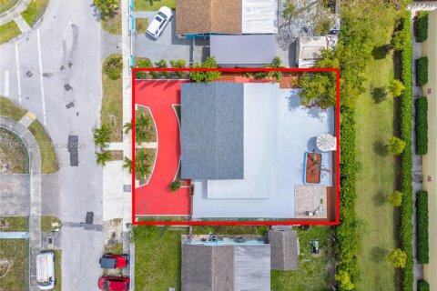 Casa en venta en Homestead, Florida, 5 dormitorios, 137.22 m2 № 2059234 - foto 25