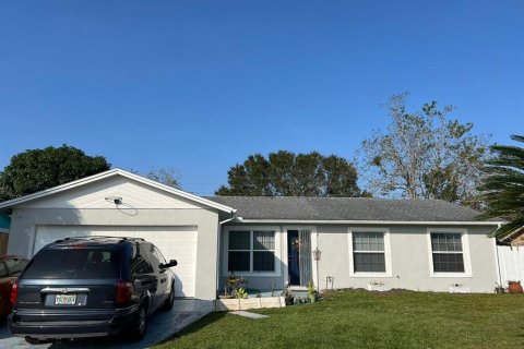 House in Kissimmee, Florida 4 bedrooms, 129.13 sq.m. № 1866330 - photo 1