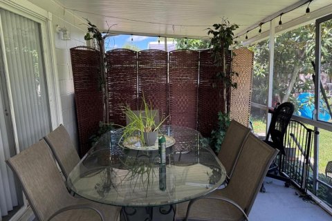 House in Kissimmee, Florida 4 bedrooms, 129.13 sq.m. № 1866330 - photo 12