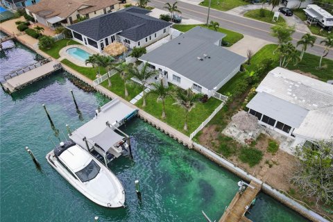 Villa ou maison à vendre à Treasure Island, Floride: 4 chambres, 168.34 m2 № 1906119 - photo 8