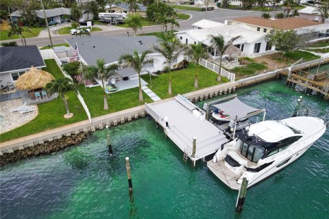 Villa ou maison à vendre à Treasure Island, Floride: 4 chambres, 168.34 m2 № 1906119 - photo 10
