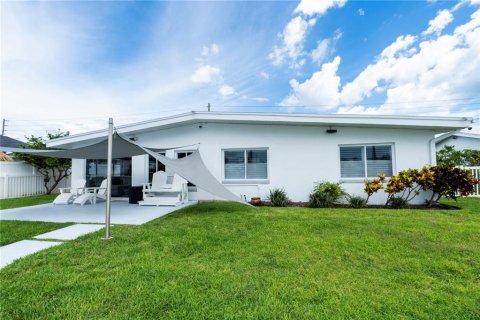 Villa ou maison à vendre à Treasure Island, Floride: 4 chambres, 168.34 m2 № 1906119 - photo 23