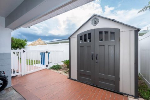 Villa ou maison à vendre à Treasure Island, Floride: 4 chambres, 168.34 m2 № 1906119 - photo 19