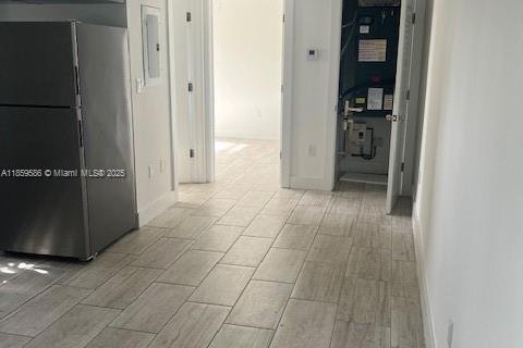 Apartamento en alquiler en Miami, Florida, 2 dormitorios, 1794.87 m2 № 1983263 - foto 2