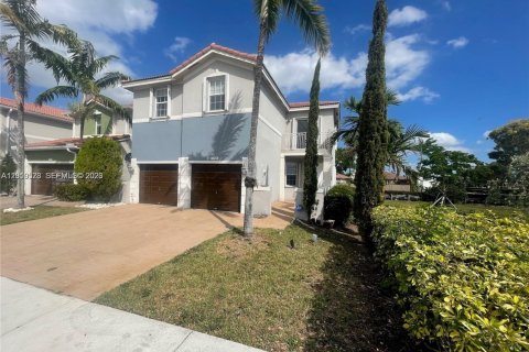Touwnhouse à louer à Doral, Floride: 3 chambres, 208.57 m2 № 2076465 - photo 3