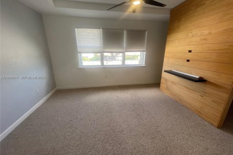 Touwnhouse à louer à Doral, Floride: 3 chambres, 208.57 m2 № 2076465 - photo 19