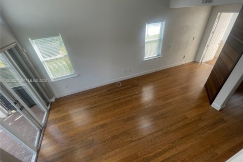 Touwnhouse à louer à Doral, Floride: 3 chambres, 208.57 m2 № 2076465 - photo 9
