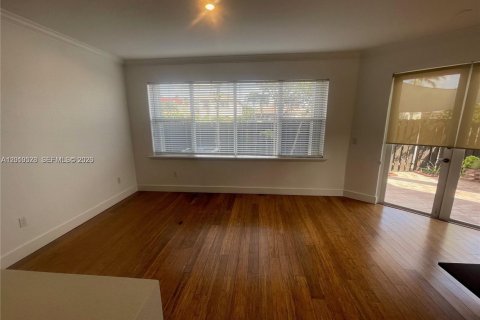 Touwnhouse à louer à Doral, Floride: 3 chambres, 208.57 m2 № 2076465 - photo 13