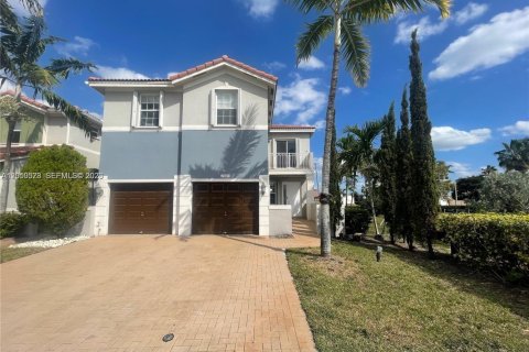 Touwnhouse à louer à Doral, Floride: 3 chambres, 208.57 m2 № 2076465 - photo 2