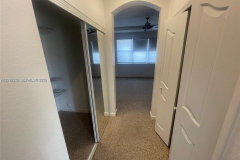 Touwnhouse à louer à Doral, Floride: 3 chambres, 208.57 m2 № 2076465 - photo 21