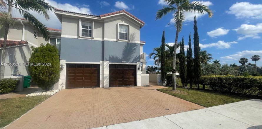 Touwnhouse à Doral, Floride 3 chambres, 208.57 m2 № 2076465