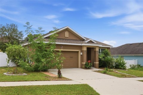 House in Groveland, Florida 3 bedrooms, 136.01 sq.m. № 2321251