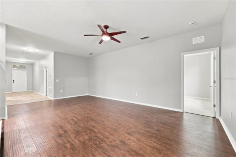 House in Groveland, Florida 3 bedrooms, 136.01 sq.m. № 2321251 - photo 4