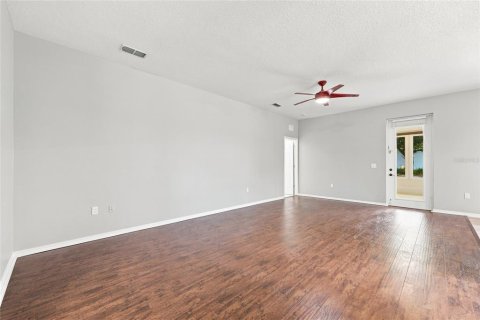 House in Groveland, Florida 3 bedrooms, 136.01 sq.m. № 2321251 - photo 5