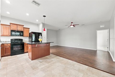 House in Groveland, Florida 3 bedrooms, 136.01 sq.m. № 2321251 - photo 11