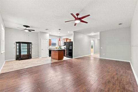 House in Groveland, Florida 3 bedrooms, 136.01 sq.m. № 2321251 - photo 6