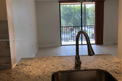 Condominio en venta en Miami, Florida, 2 dormitorios, 89.65 m2 № 1994059 - foto 15