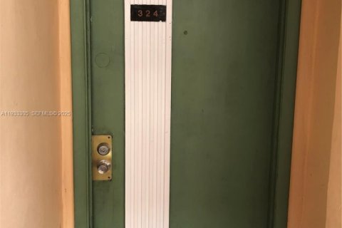 Condominio en venta en Miami, Florida, 2 dormitorios, 89.65 m2 № 1994059 - foto 1