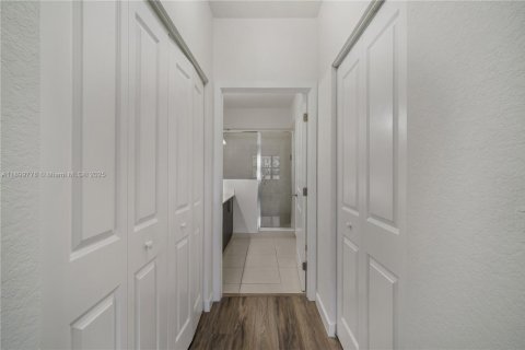 Copropriété à louer à Miami, Floride: 3 chambres, 128.58 m2 № 1951848 - photo 15