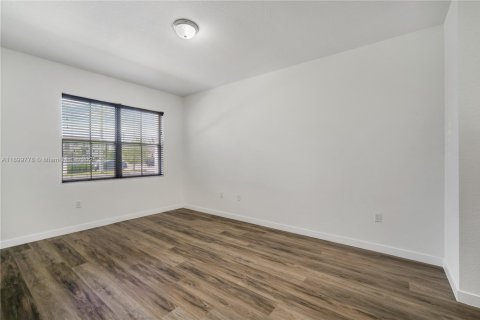 Copropriété à louer à Miami, Floride: 3 chambres, 128.58 m2 № 1951848 - photo 11