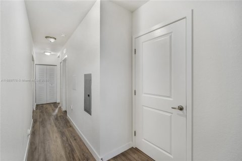 Copropriété à louer à Miami, Floride: 3 chambres, 128.58 m2 № 1951848 - photo 17