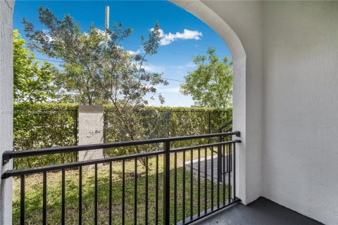 Copropriété à louer à Miami, Floride: 3 chambres, 128.58 m2 № 1951848 - photo 18