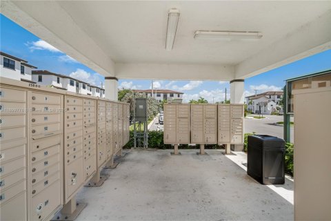 Copropriété à louer à Miami, Floride: 3 chambres, 128.58 m2 № 1951848 - photo 24