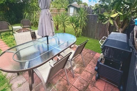 Casa en venta en Saint Petersburg, Florida, 2 dormitorios, 53.51 m2 № 2384134 - foto 27