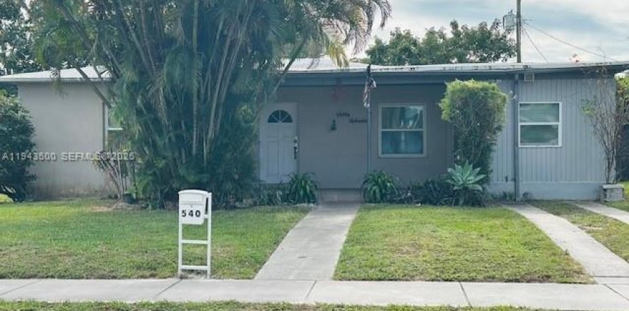 Casa en Miami, Florida 3 dormitorios, 107.02 m2 № 2000242