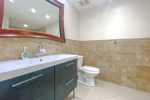 Touwnhouse à vendre à Dania Beach, Floride: 2 chambres, 103.12 m2 № 2397848 - photo 16