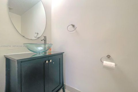 Touwnhouse à vendre à Dania Beach, Floride: 2 chambres, 103.12 m2 № 2397848 - photo 21