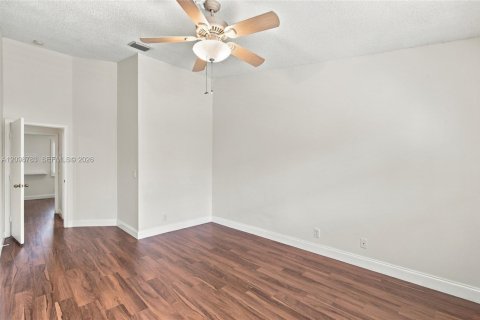 Touwnhouse à vendre à Dania Beach, Floride: 2 chambres, 103.12 m2 № 2397848 - photo 25