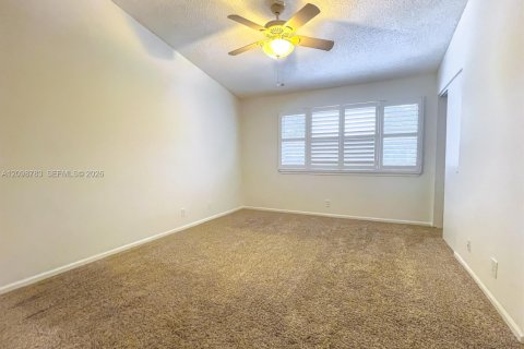 Touwnhouse à vendre à Dania Beach, Floride: 2 chambres, 103.12 m2 № 2397848 - photo 12