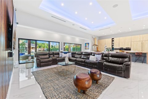 Villa ou maison à vendre à Miami, Floride: 4 chambres, 345.04 m2 № 2081450 - photo 7