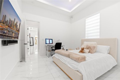 Villa ou maison à vendre à Miami, Floride: 4 chambres, 345.04 m2 № 2081450 - photo 23