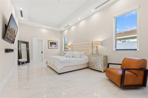 Villa ou maison à vendre à Miami, Floride: 4 chambres, 345.04 m2 № 2081450 - photo 19