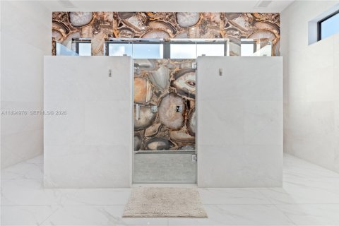 Villa ou maison à vendre à Miami, Floride: 4 chambres, 345.04 m2 № 2081450 - photo 20