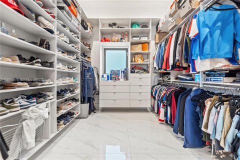 Villa ou maison à vendre à Miami, Floride: 4 chambres, 345.04 m2 № 2081450 - photo 28
